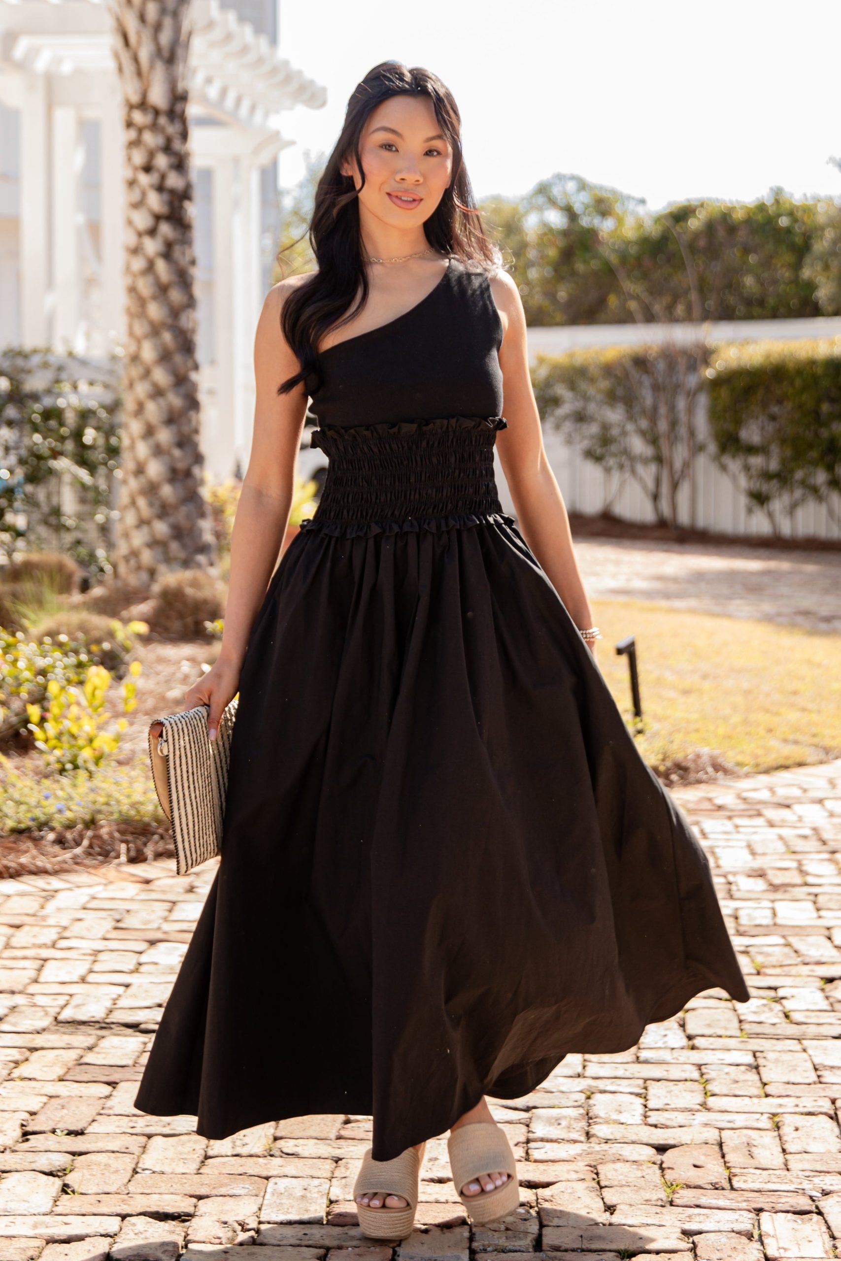 Effortless Glow Black Maxi Dress