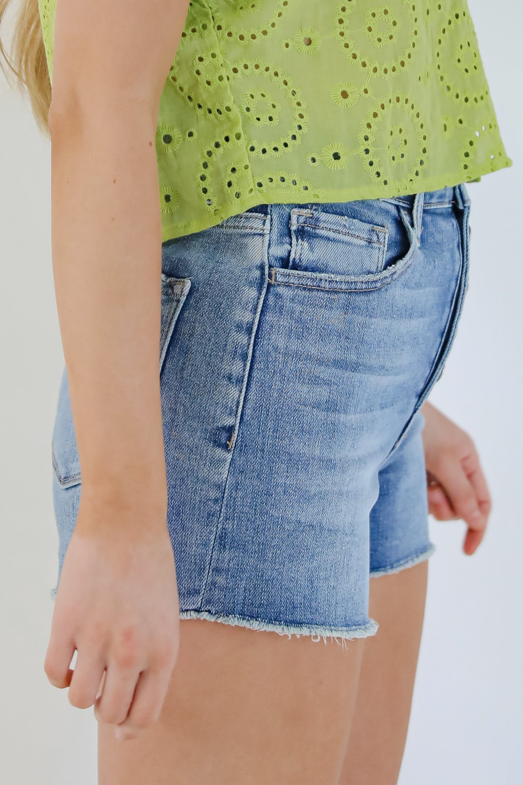 Sydney Medium Wash Super High-Rise Denim Shorts - Image 3